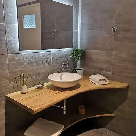 Tou Mikrou Voria * Áyios Pétros