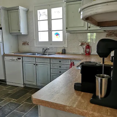 Tou Mikrou Voria * Áyios Pétros